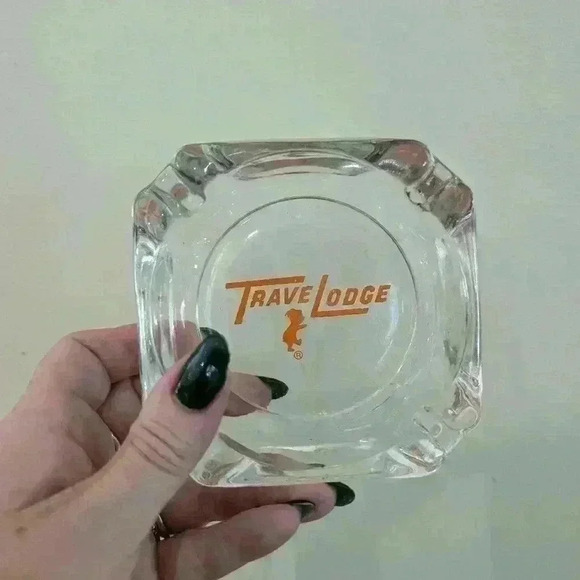 Vintage  travel lodge glass ashtray - Picture 5 of 5